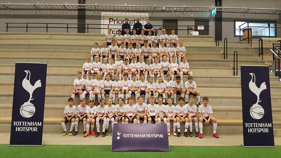 Deltagare vid Tottenham Hotspur spelarclinics i Göteborg 2018